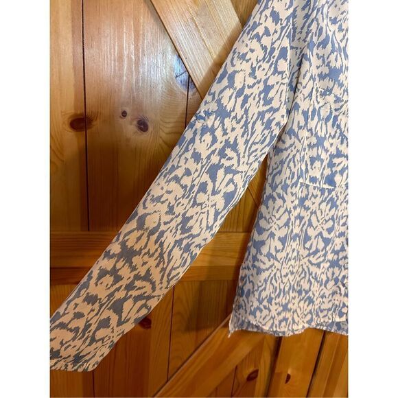 BKE Boutique Sheer Button down Blouse Top Size Small Animal Print Peach/gray (39 - Picture 2 of 5
